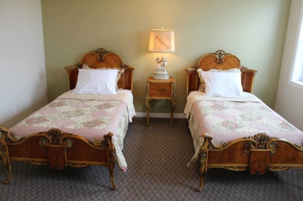 Honeycomb Bed & Breakfast Onanole Luaran gambar