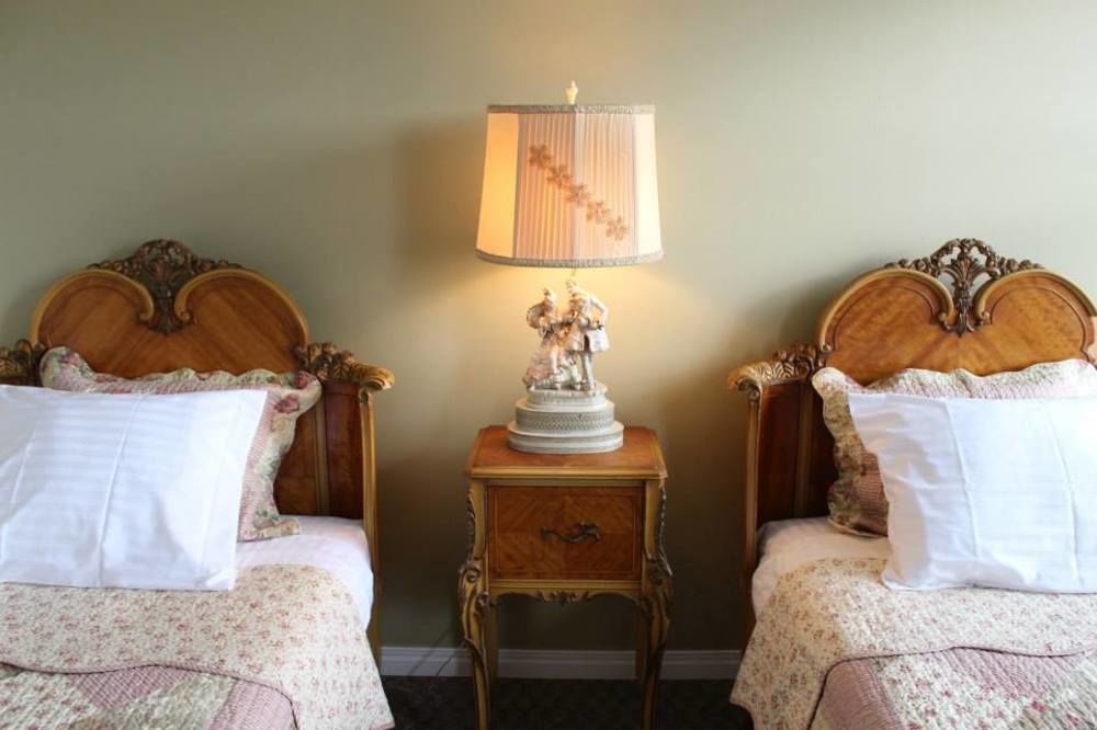 Honeycomb Bed & Breakfast Onanole Luaran gambar
